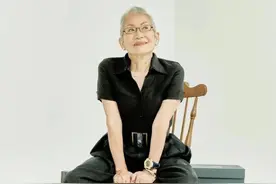 69岁韩国奶奶独居，45年来每天起床量体重做瑜伽20分钟，极度自律图片