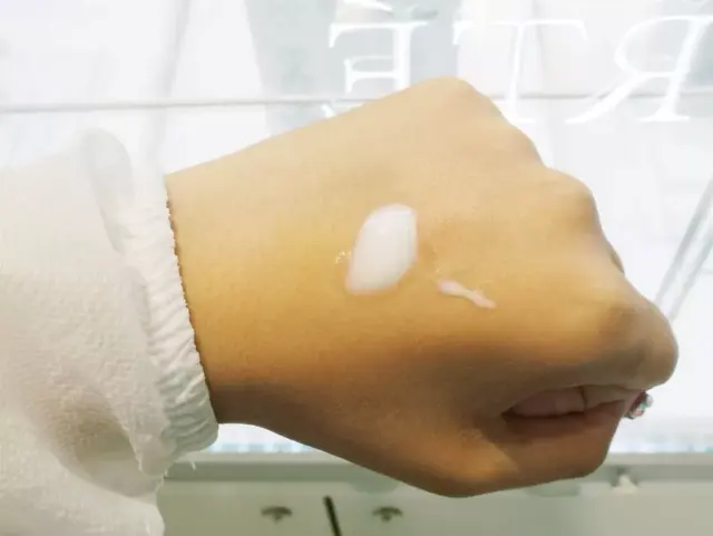 吐血整理的护肤清单！油皮、干皮、敏感肌、混合皮到底都在用啥