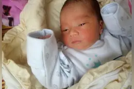 “男孩像舅舅，女孩像姑姑”？为何有些孩子不像父母，像别人？图片