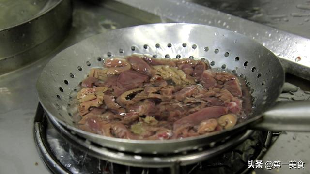 腰花这样炒脆嫩不腥臊，饭店的厨师长都这样做，男人聚会必备菜