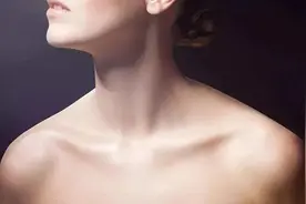该怎么拯救你？我的颈纹……图片