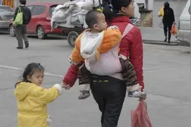 不上幼儿园的孩子有多难？上学跟不上，家长很后悔但为时已晚图片