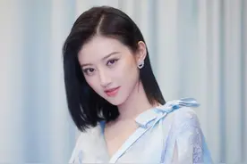 景甜身穿超V领口尽显诱人锁骨，不愧是骨感美人图片