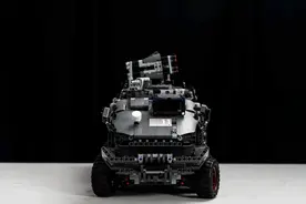 国产在线还原《流浪地球》战车，2800+零件，复刻高火力装甲车图片