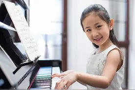 8年跟踪江苏4个孩子成长记录，真相是中产阶级的孩子都在拼命努力图片