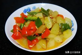老黄瓜别总喝汤，这样炒酸爽开胃又下饭，上桌家人抢着吃图片