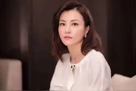 “京圈女王”徐静蕾，一生绯闻无数，靠美貌征服了多少男人图片