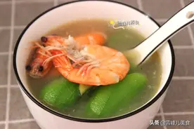夏天多喝丝瓜汤，1块钱一斤，鲜美好喝营养全，做法简单别错过图片