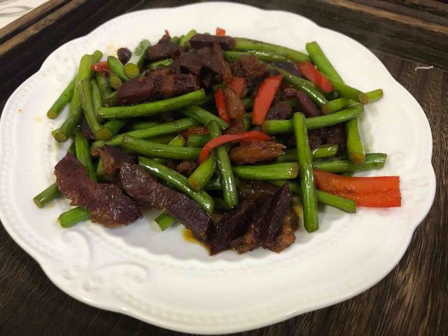 它含8种氨基酸，家里条件不好也要给孩子吃，每周吃1次，身体棒