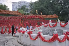 参观文庙，走状元桥，拜孔子像，高三考生、家长祈福减压图片