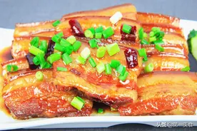 不管卤什么肉、只放八角是外行！多加2味料，卤肉软烂鲜香还入味图片