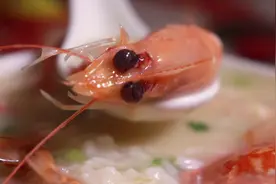 广东人最爱吃的砂锅海鲜粥，知道怎么做的吗图片