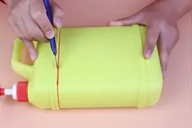 洗洁精空瓶最实用的改造，挂在厨房，全家都能用得上，谁用谁喜欢视频封面