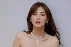 与黄圣依同为星女郎，力挺华为，自我调侃又不懂事的张雨绮真吸粉图片