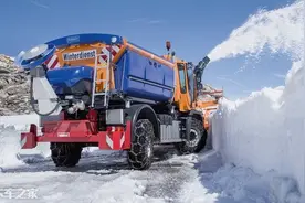 奔驰乌尼莫克有多强？小到扫雪割草，大到消防拉火车，它全能干图片