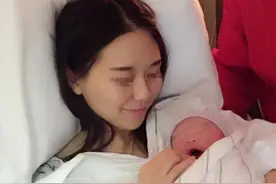 女子生完孩子4个月后，感觉肚子里有东西在动，检查后全家乱套了图片
