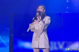 张柏芝现身广州商演，带病演出座位空荡荡，单亲妈妈带3娃不容易图片