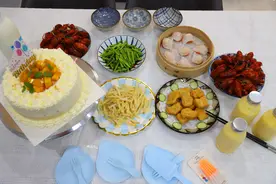 孩子过生日，妈妈花一小时搞定一桌菜，网友：精致丰盛不浪费图片