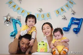 前TVB艺人夫妻为小儿子搞百日派对 一家四口一起切蛋糕很温馨图片