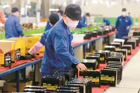 铅酸电池、石墨烯电池、黑金电池、锂电池，有啥区别？谁跑得更远图片