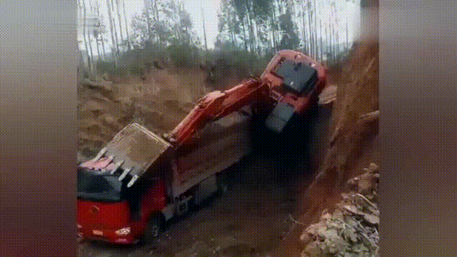 挖掘机：早都知道你想跑 不给钱不准走图片