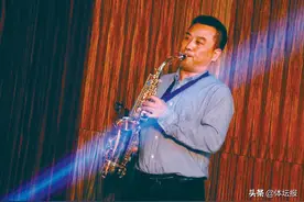 这是体育人的浪漫！从“梵婀玲”到萨克斯，他的音乐梦终于开出了花图片