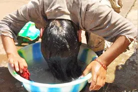 洗头发的正确方法，做对这几步很关键，头发柔顺不掉发！