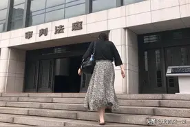 跨性别女性被辞案：诉公司歧视一审败诉，回家后父亲为她做发簪图片