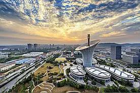 武汉有没有可能超过上海？专家回答太到位了图片