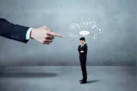 公司逼离职！现场“痛骂”领导：我的职场不是你买就能买图片