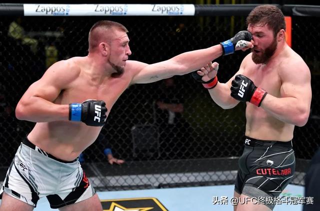 捷克“怪鸟”一飞冲天：普罗哈兹卡凶狠KO雷耶斯