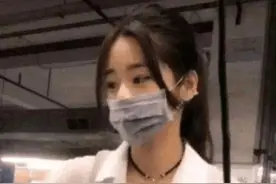 抖音“最美打工妹”火了，摘下口罩后，网友：还是戴上吧图片