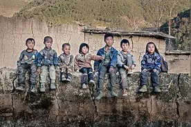 “留守儿童家长至少每月联系一次”有望入法图片