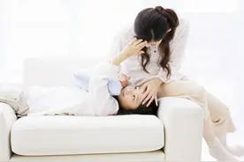 如果孩子喊“妈妈”变成“妈”，说明其心理起了变化，家长要留意图片