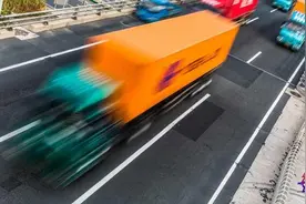 热评丨直面货车司机被罚事件，用依法彻查回应舆论关切图片