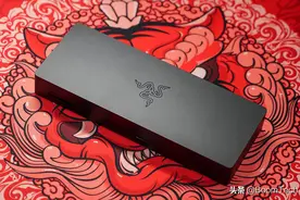 桌面扩展神器 雷蛇雷电4扩展坞幻彩版开箱体验图片