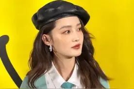 李沁路人照曝光，离开美颜滤镜照样像校花，谁能看出她30岁了？图片