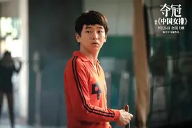 发现违规即停密钥，《夺冠》和“偷票房”正面硬刚图片