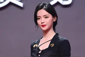 暗夜精灵杨超越、黑色玫瑰热巴、粉红芭比杨颖，腾讯红毯照谁赢了图片