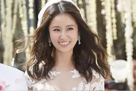 女星婚礼仪式上戴的耳饰，陈紫函的心形浪漫，唐嫣的王冠梦幻图片