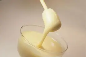 大多数人不了解俄罗斯椴树蜜，好喝又香甜，喝完变得光彩照人图片