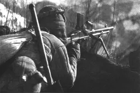 1950年的志愿军步兵连：除9挺轻机枪外，还装备3门60炮图片