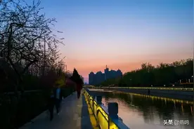 疏解整治促提升：有一种醉美，叫北京护城河畔图片