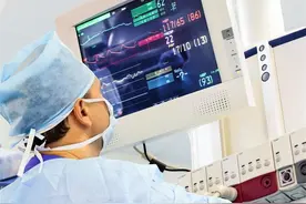 “裤子脱掉，腿也打开！”医院里让人羞羞的检查，你做过几个？图片