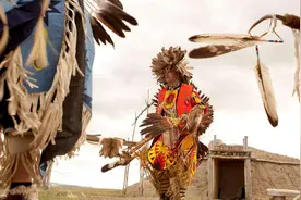 美女如云的部落，男性却寥寥无几，无奈只能抓外族壮丁回家图片