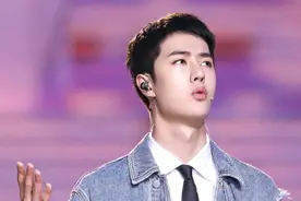 李易峰晒王一博掌镜的合影！靳东拍了个寂寞，王凯晒图说出实情图片