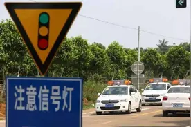 考驾照时一次考过和挂科几次有啥区别？教练：记好，区别大了去了图片