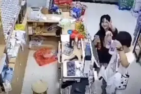 超市老板救援回来发现店里留下多张纸条，监控拍下暖心一幕图片