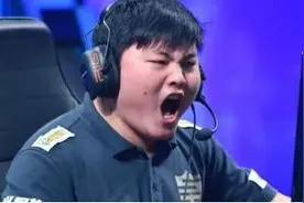 Uzi被誉为LOL第一ADC，为什么拿不到世界冠军？自身问很严重？图片