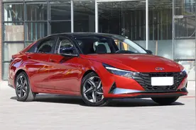 适合女生开10万左右的车，高颜值韩系轿跑，现代伊兰特图片